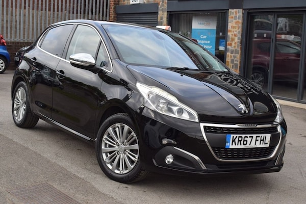 Used Peugeot 208 2017 for sale - 76245142: Photo 6