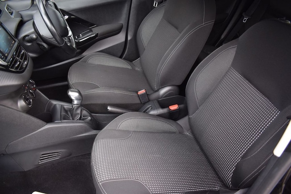 Used Peugeot 208 2017 for sale - 76245142: Photo 8