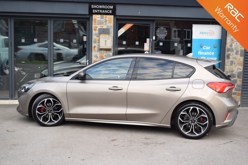 Used Ford Focus 2019 for sale - 76386040: Photo 2