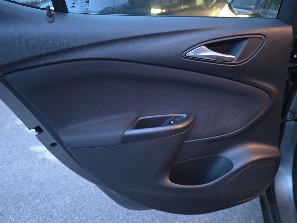 Used Vauxhall Astra 2018 for sale - 77075505: Photo 29