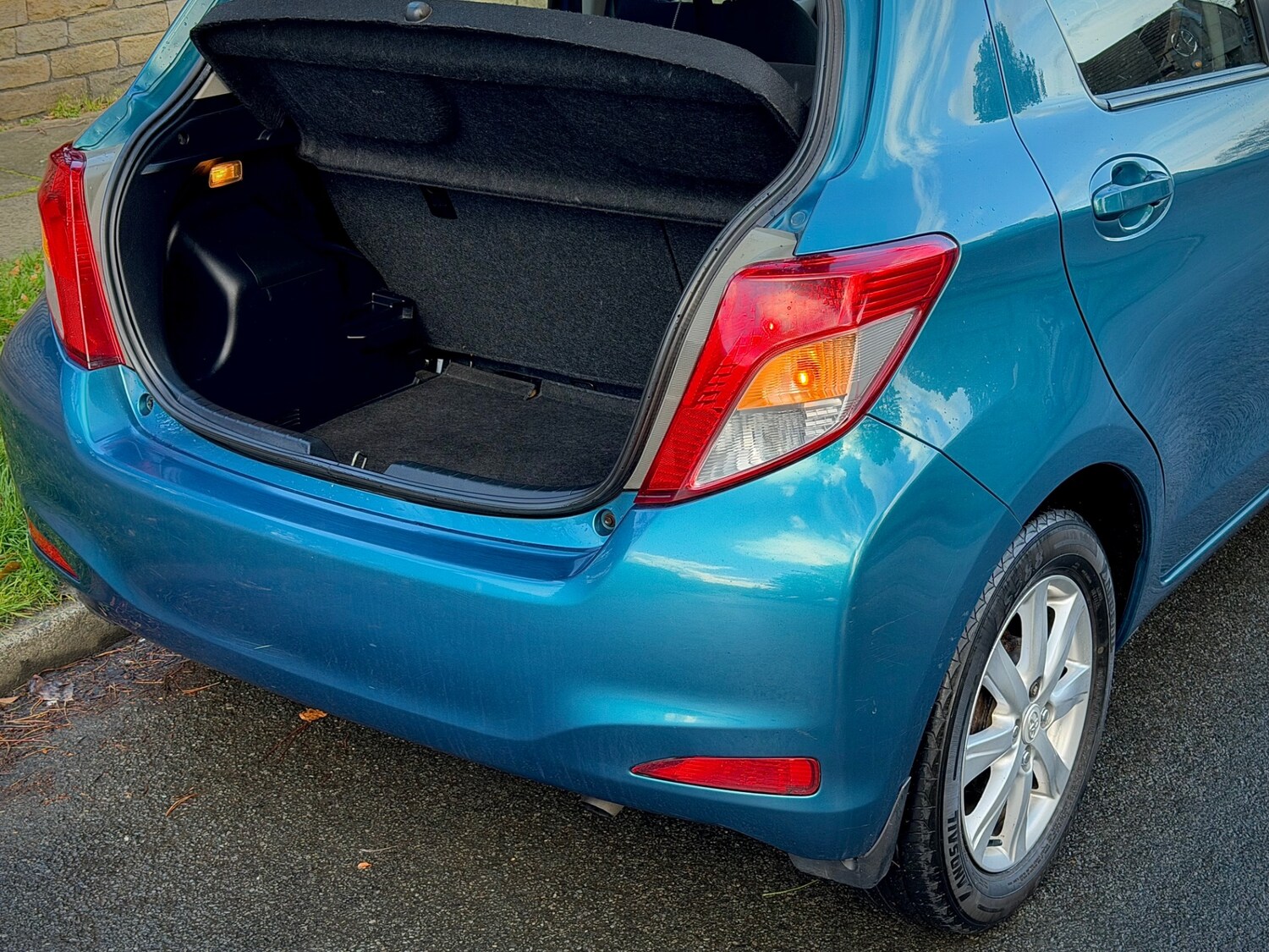 Used Toyota Yaris 2011 for sale - 78122568: Photo 13