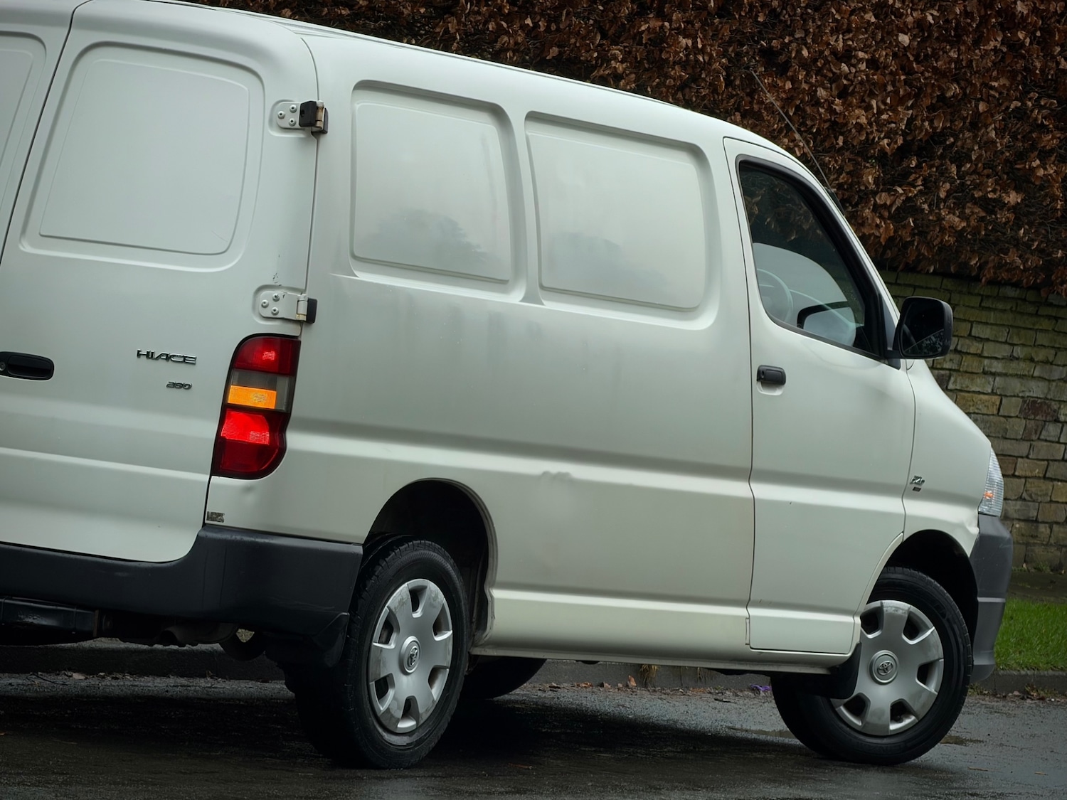 Used Toyota HiAce 2010 for sale - 77548679: Photo 13