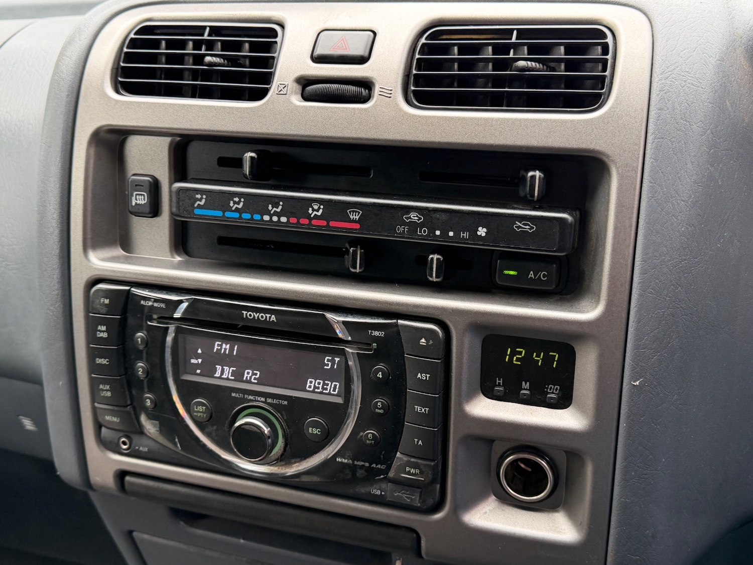 Used Toyota HiAce 2010 for sale - 77548679: Photo 16