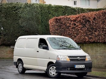 Toyota HiAce feature image
