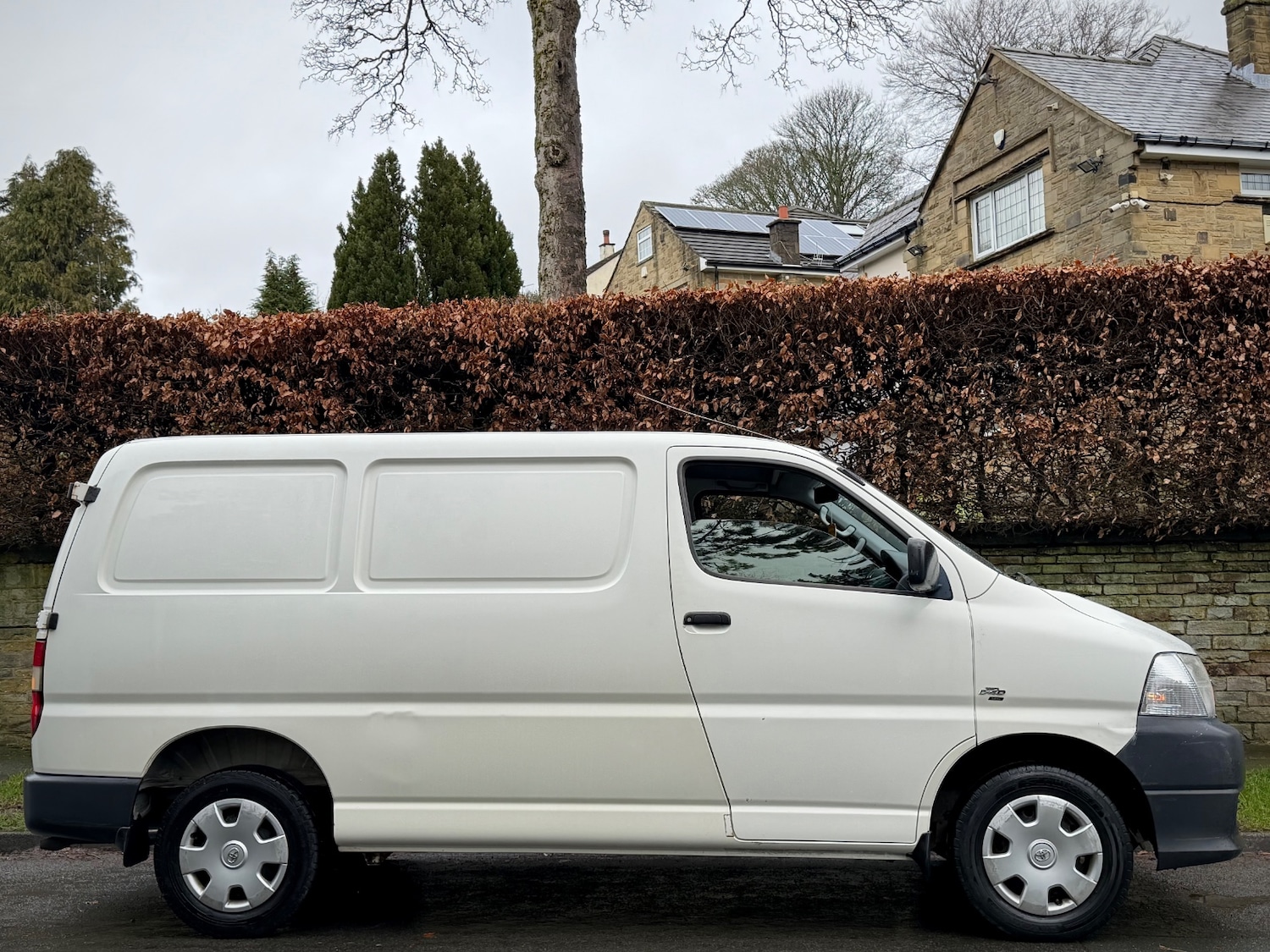 Used Toyota HiAce 2010 for sale - 77548679: Photo 2