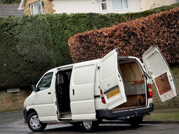 Used Toyota HiAce 2010 for sale - 77548679: Photo