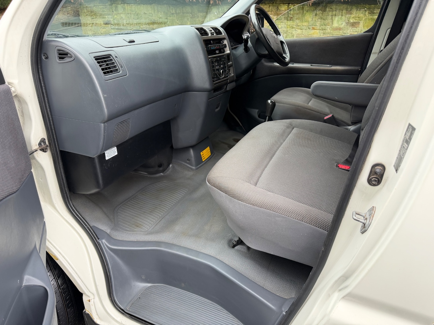 Used Toyota HiAce 2010 for sale - 77548679: Photo 7