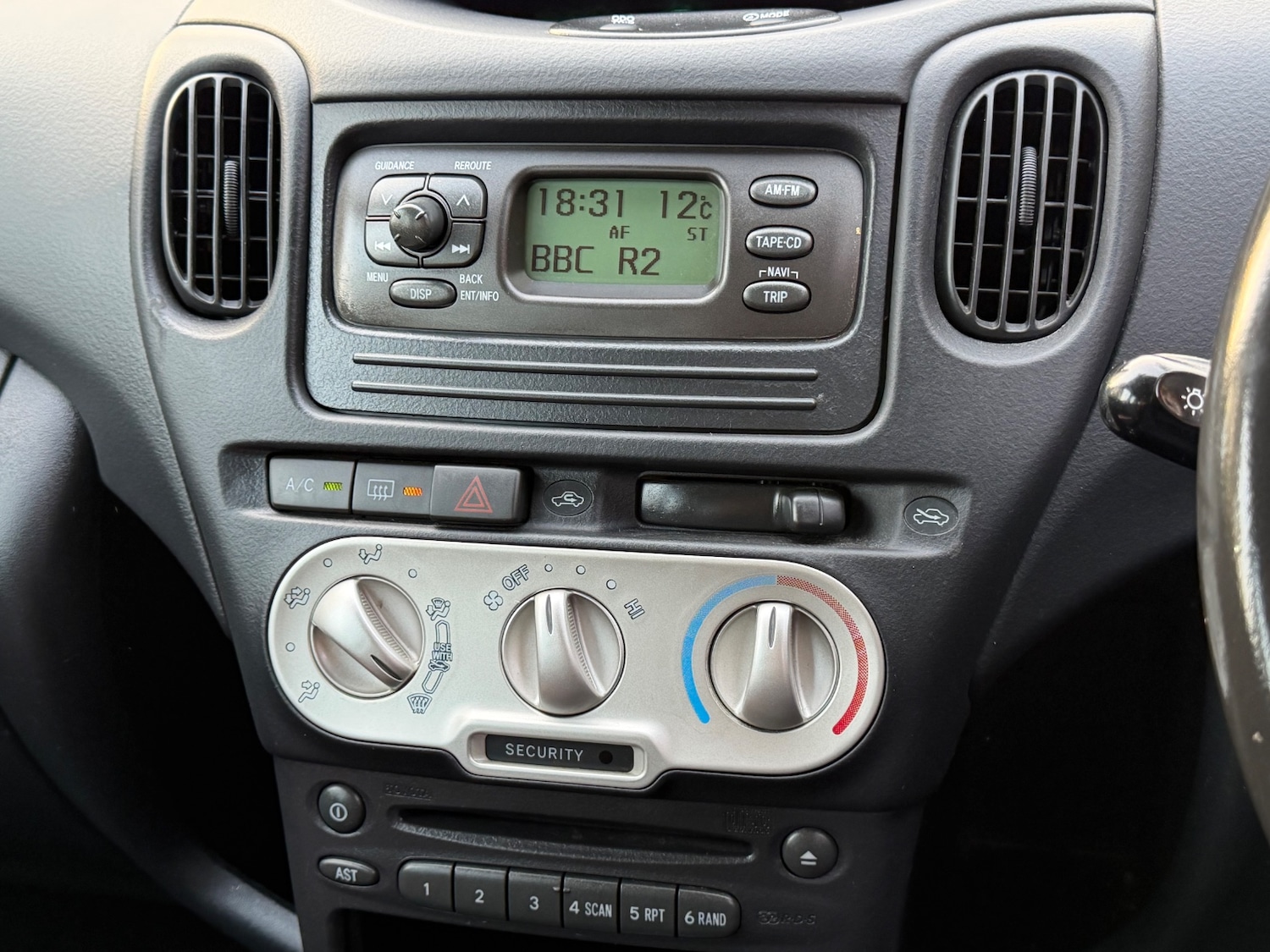 Used Toyota Yaris Verso 2003 for sale - 77918203: Photo 17