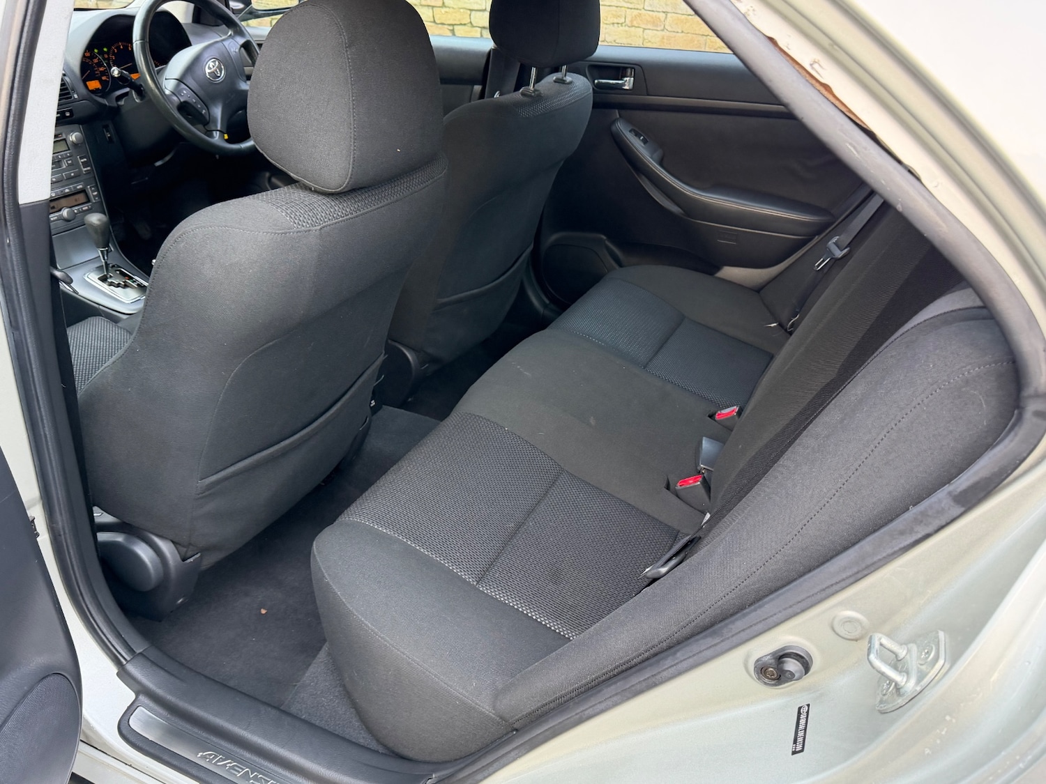 Used Toyota Avensis 2003 for sale - 77166226: Photo 9