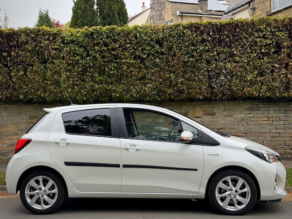 Used Toyota Yaris 2014 for sale - 76237496: Photo 2
