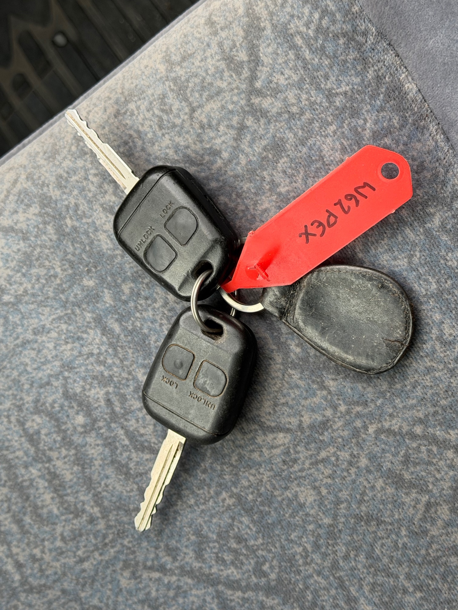 Used Toyota Avensis 2000 for sale - 77062073: Photo 18