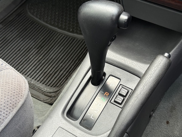 Used Toyota Avensis 1998 for sale - 74126757: Photo 18