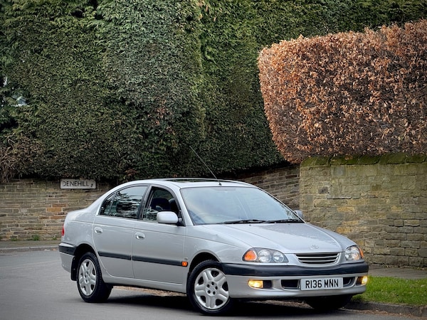 Used Toyota Avensis 1998 for sale - 74126757: Photo 1