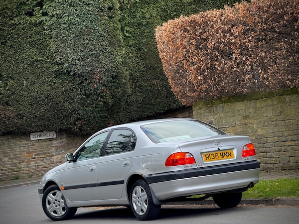 Used Toyota Avensis 1998 for sale - 74126757: Photo 4