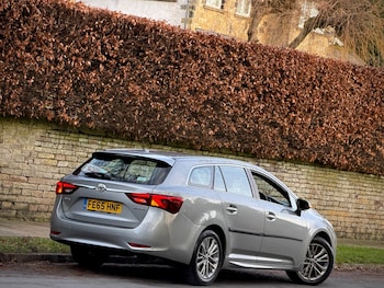 Used Toyota Avensis 2015 for sale - 76968622: Photo