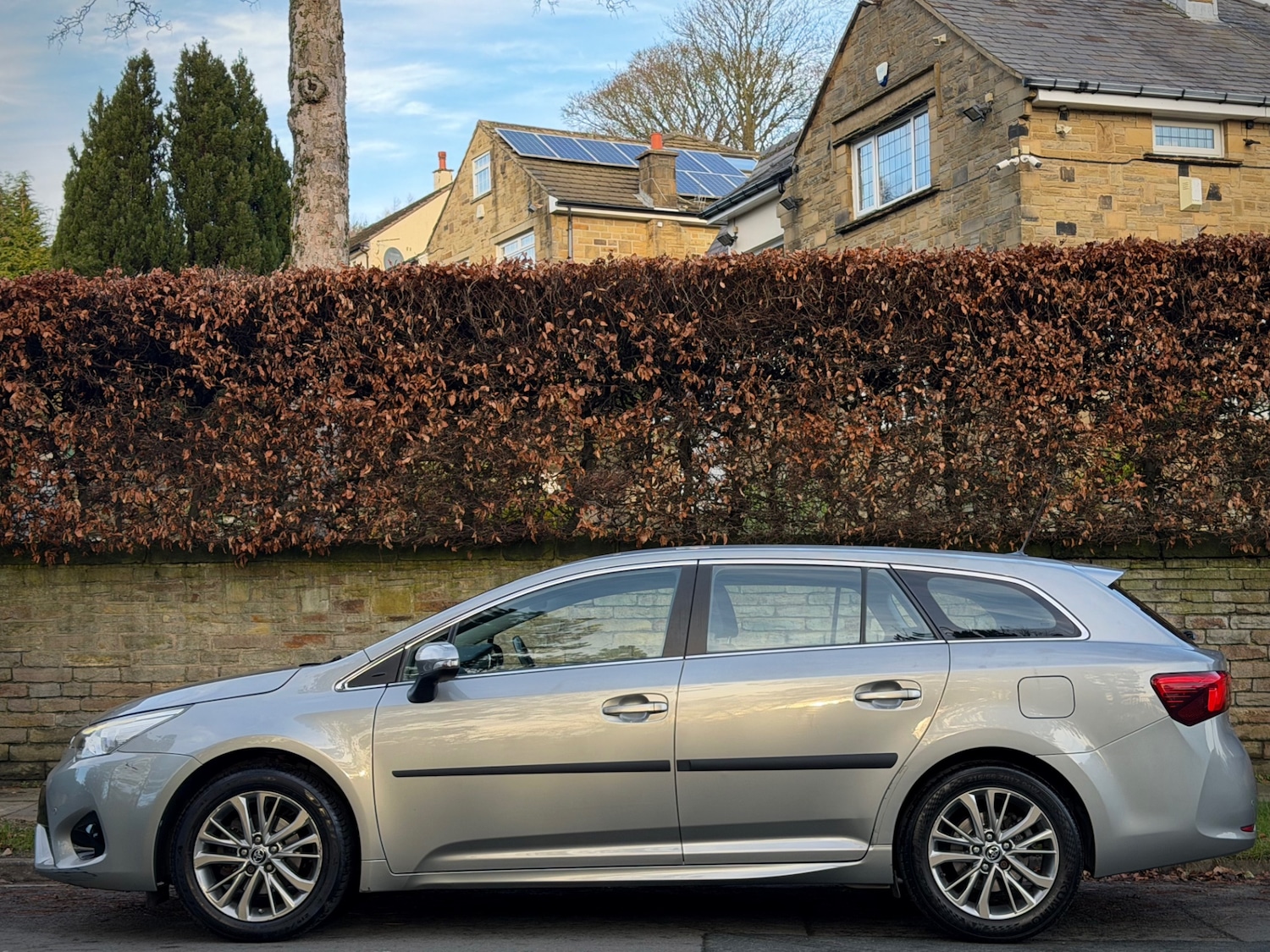 Used Toyota Avensis 2015 for sale - 76968622: Photo 5