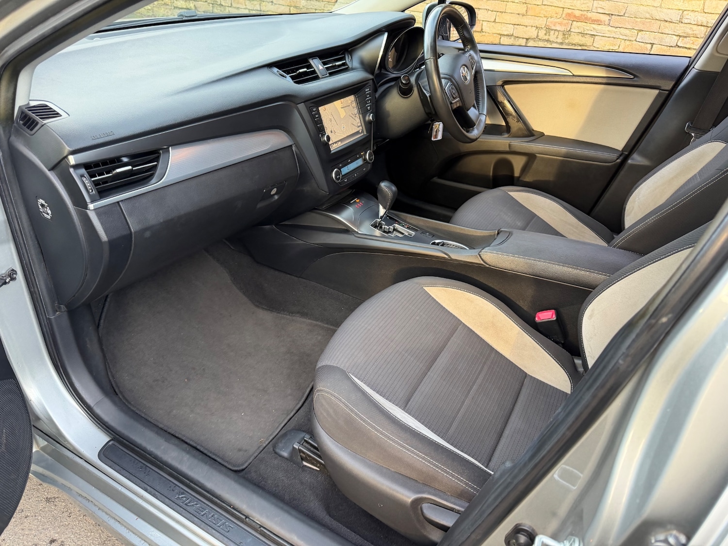 Used Toyota Avensis 2015 for sale - 76968622: Photo 7