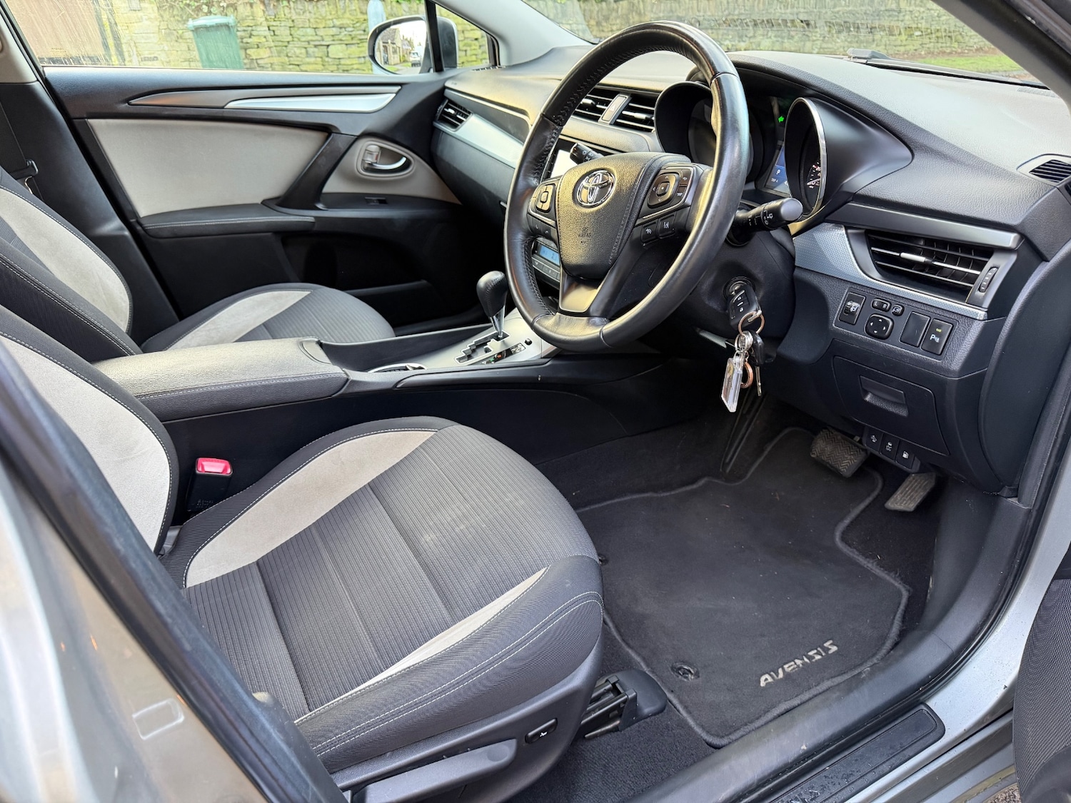 Used Toyota Avensis 2015 for sale - 76968622: Photo 8