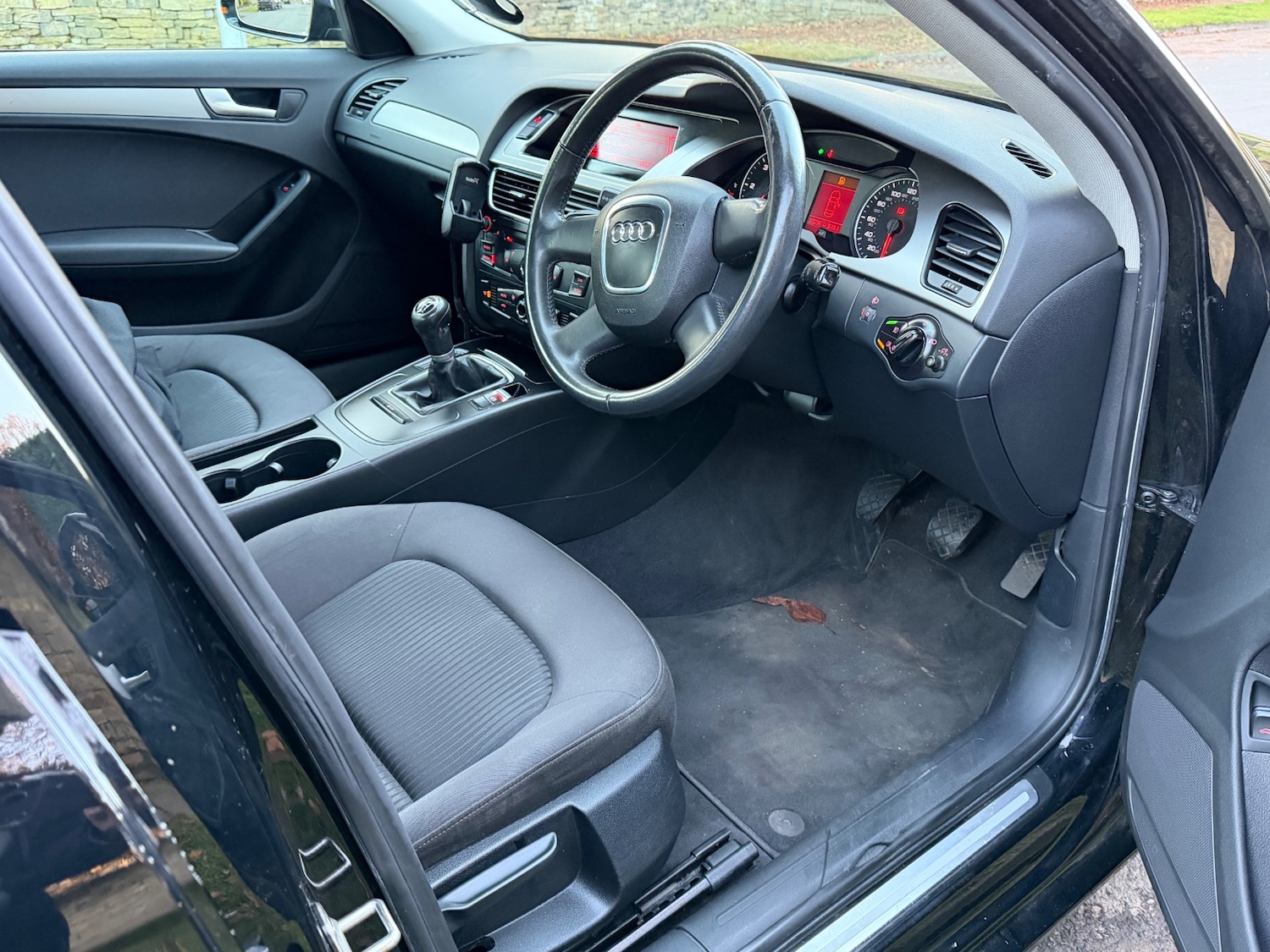 Used Audi A4 2009 for sale - 76567841: Photo 8