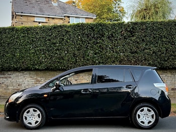 Used Toyota Verso 2011 for sale - 75633174: Photo
