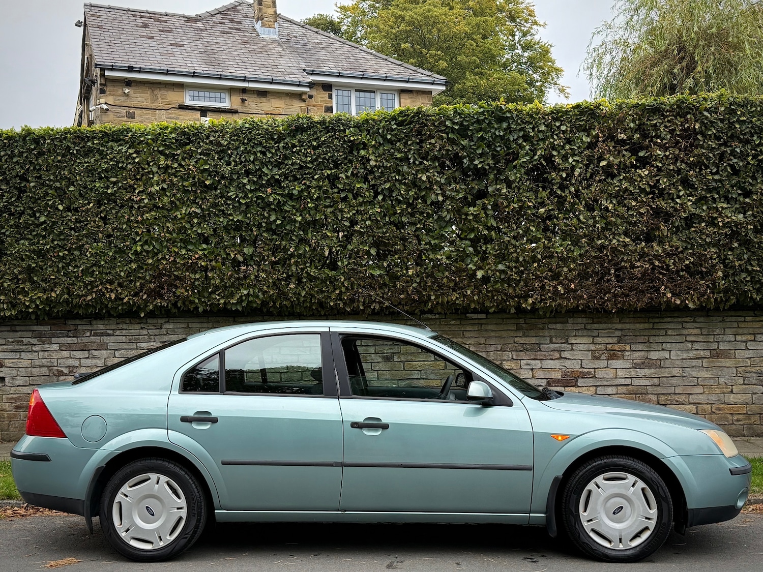 Used Ford Mondeo 2001 for sale - 75973444: Photo 2