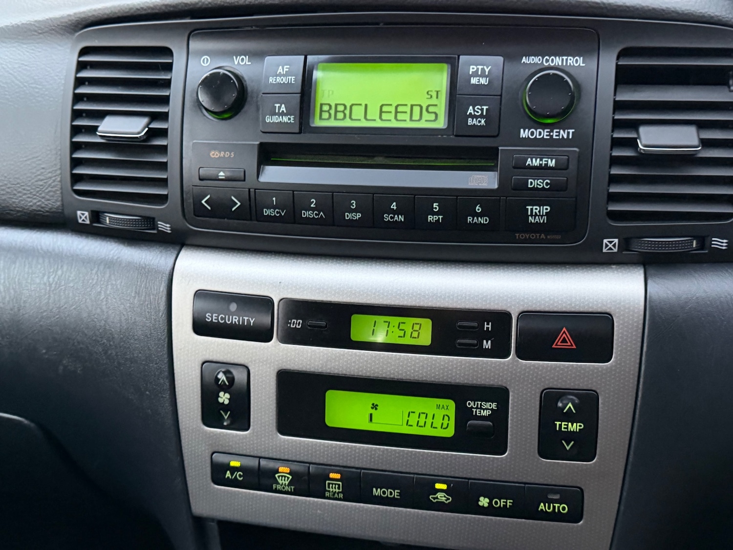 Used Toyota Corolla 2003 for sale - 76237500: Photo 18