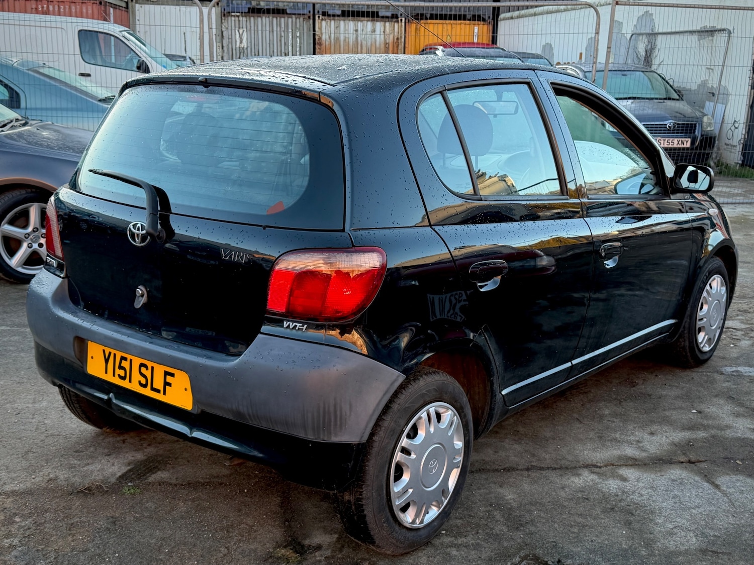 Used Toyota Yaris 2001 for sale - 76684467: Photo 2