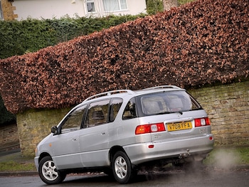 Used Toyota Picnic 2000 for sale - 77154315: Photo