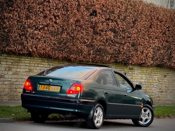 Used Toyota Avensis 1999 for sale - 73825867: Photo 3