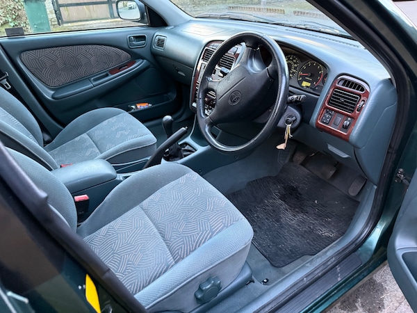 Used Toyota Avensis 1999 for sale - 73825867: Photo 7