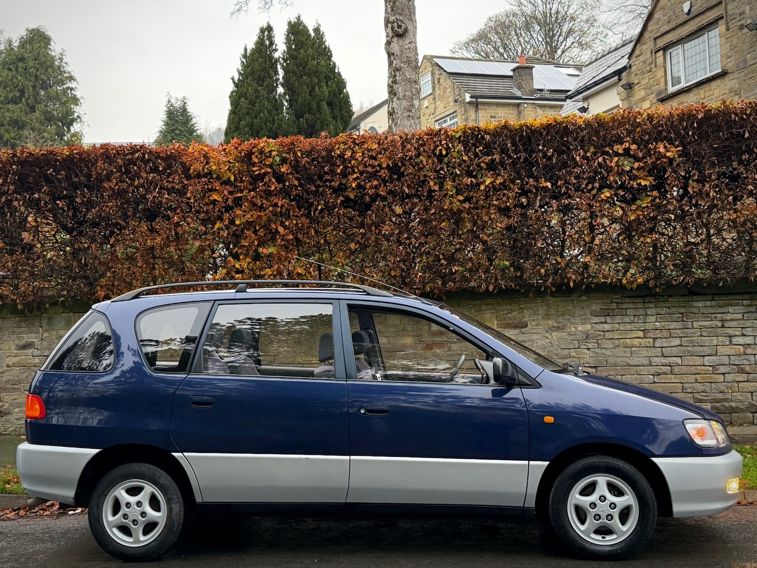 Used Toyota Picnic 1998 for sale - 76534100: Photo 2