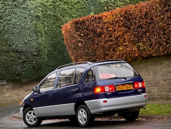 Used Toyota Picnic 1998 for sale - 76534100: Photo