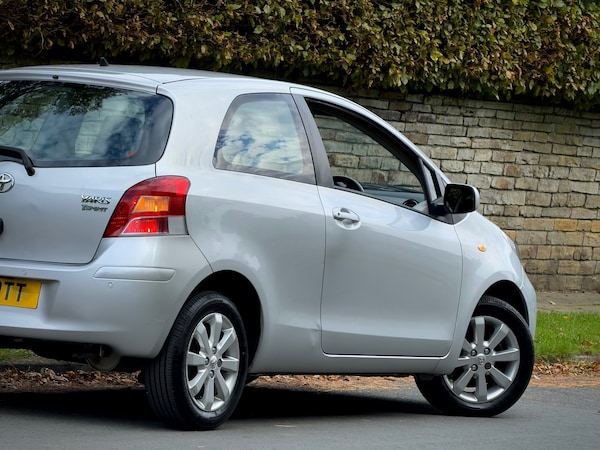 Used Toyota Yaris 2011 for sale - 76145753: Photo 12