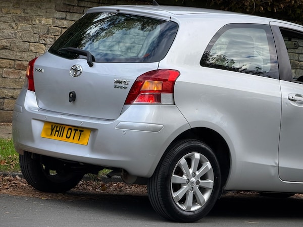 Used Toyota Yaris 2011 for sale - 76145753: Photo 16