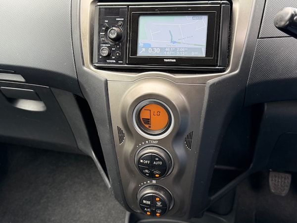 Used Toyota Yaris 2011 for sale - 76145753: Photo 18