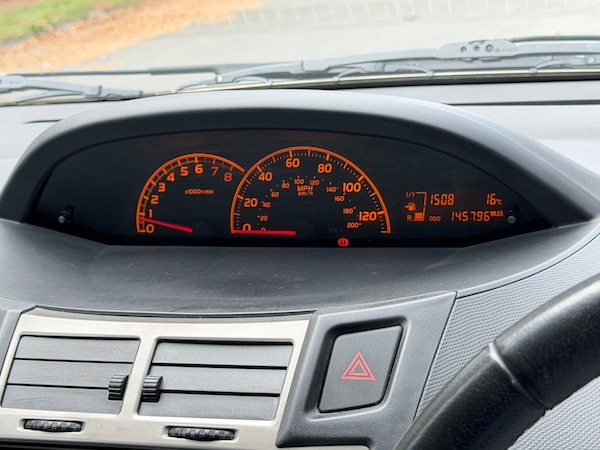 Used Toyota Yaris 2011 for sale - 76145753: Photo 19