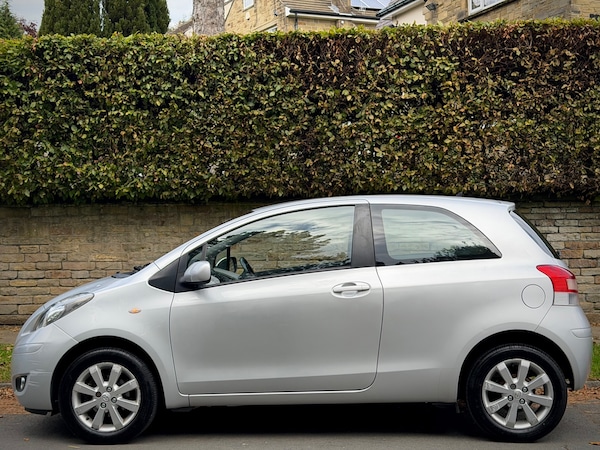Used Toyota Yaris 2011 for sale - 76145753: Photo 5