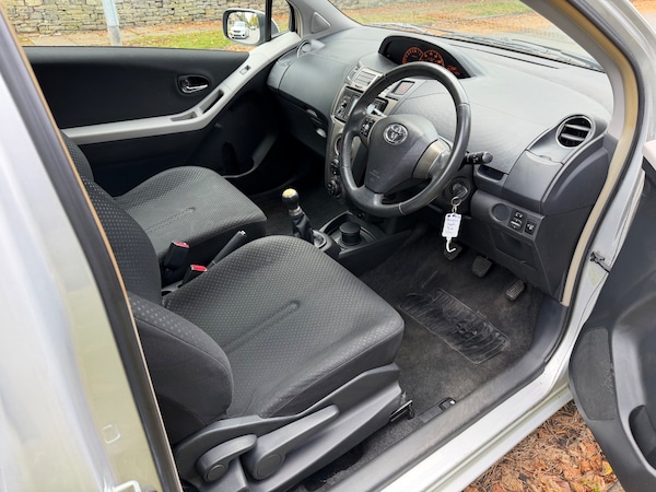 Used Toyota Yaris 2011 for sale - 76145753: Photo 7