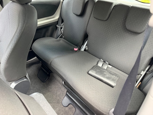 Used Toyota Yaris 2011 for sale - 76145753: Photo 9