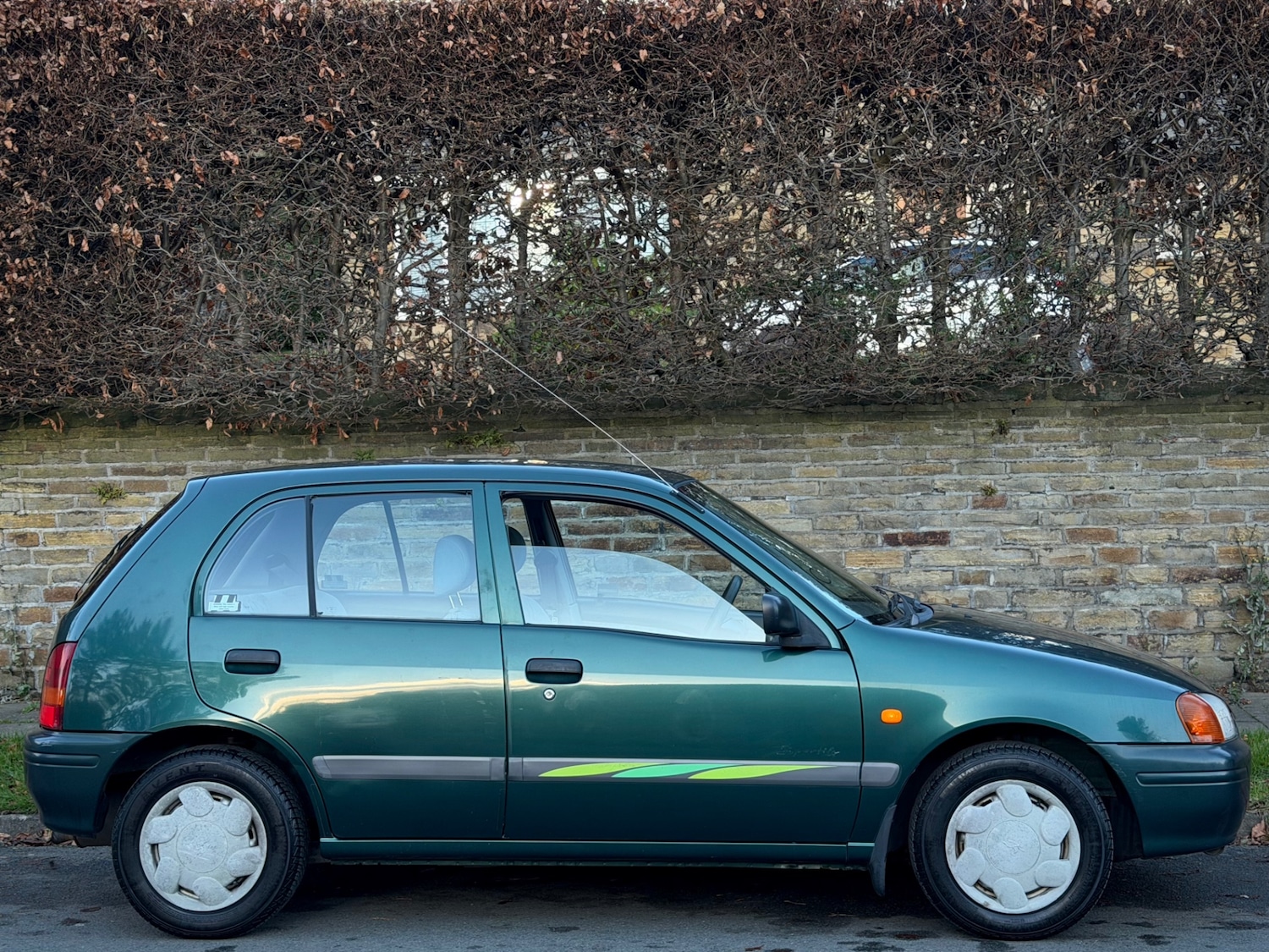 Used Toyota Starlet 1997 for sale - 76685068: Photo 2