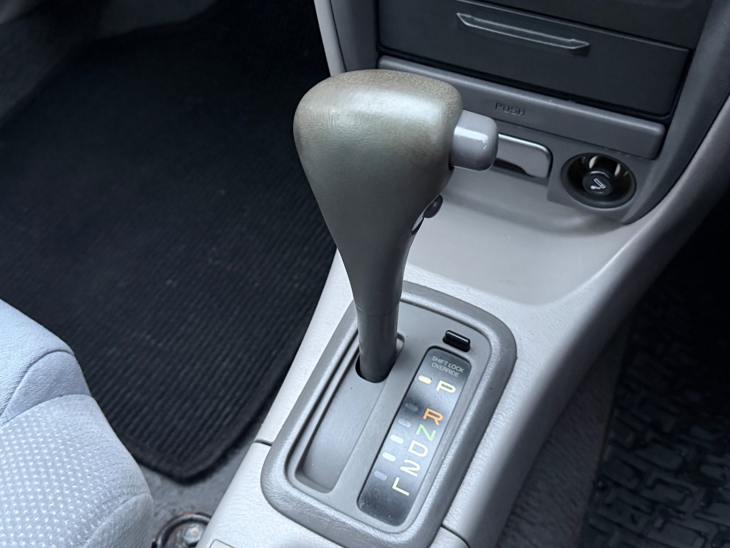 Used Toyota Corolla 2001 for sale - 77245071: Photo 15