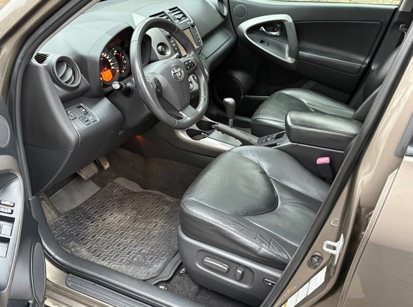 Used Toyota RAV4 2011 for sale - 78135138: Photo 8