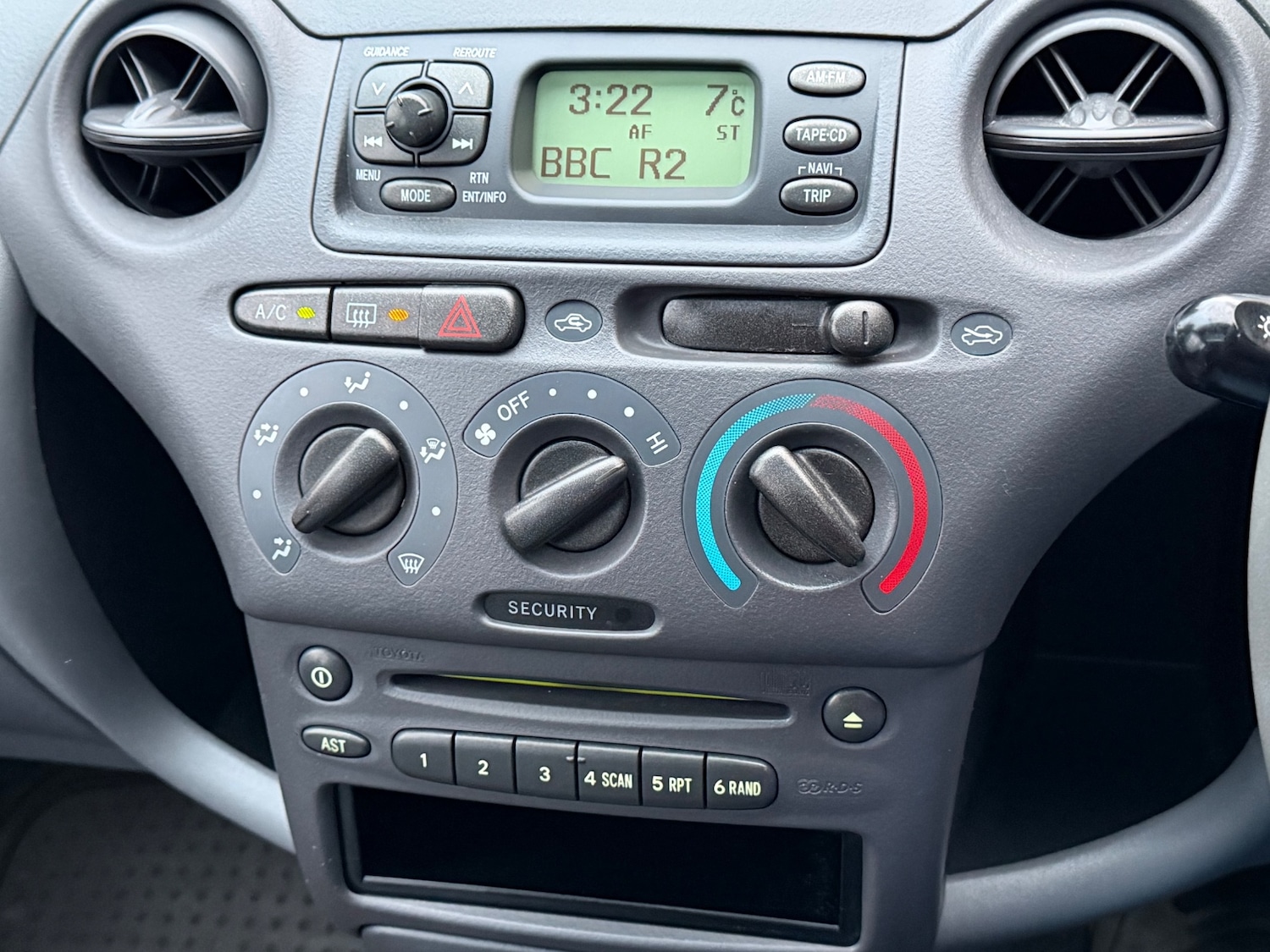 Used Toyota Yaris 2000 for sale - 77034693: Photo 17