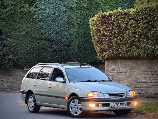 Used Toyota Avensis 1999 for sale - 76107588: Photo 1