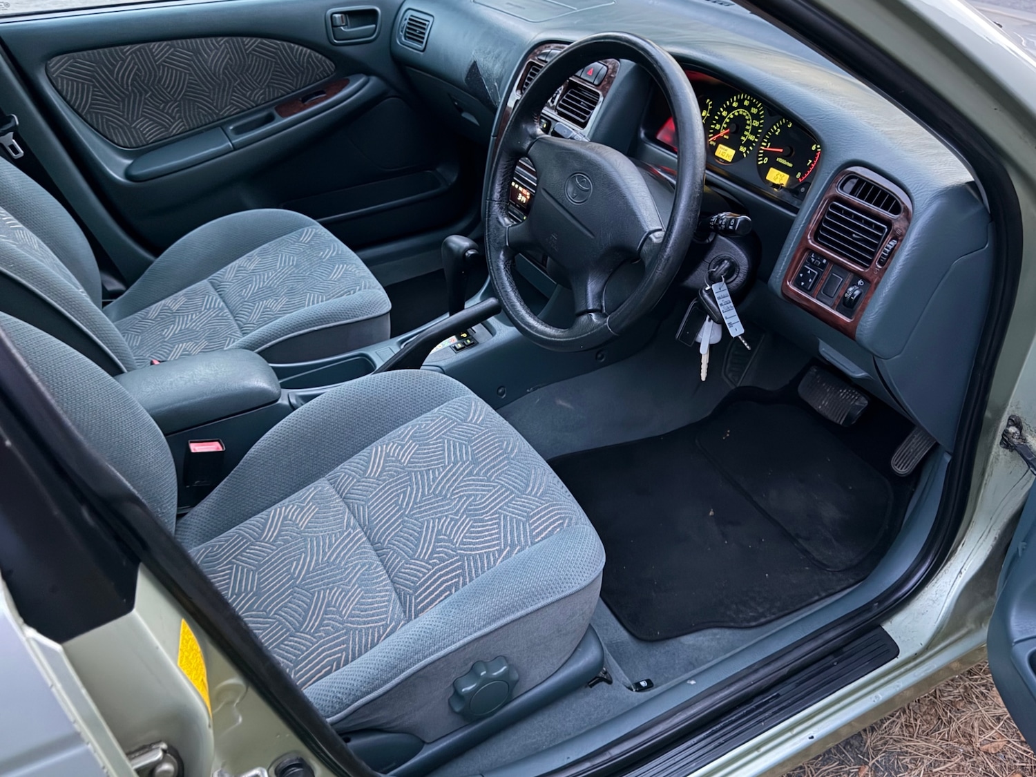 Used Toyota Avensis 1999 for sale - 76107588: Photo 7