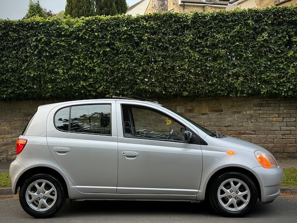 Used Toyota Yaris 2002 for sale - 75165792: Photo 2