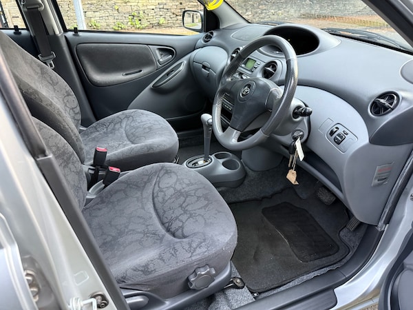 Used Toyota Yaris 2002 for sale - 75165792: Photo 7