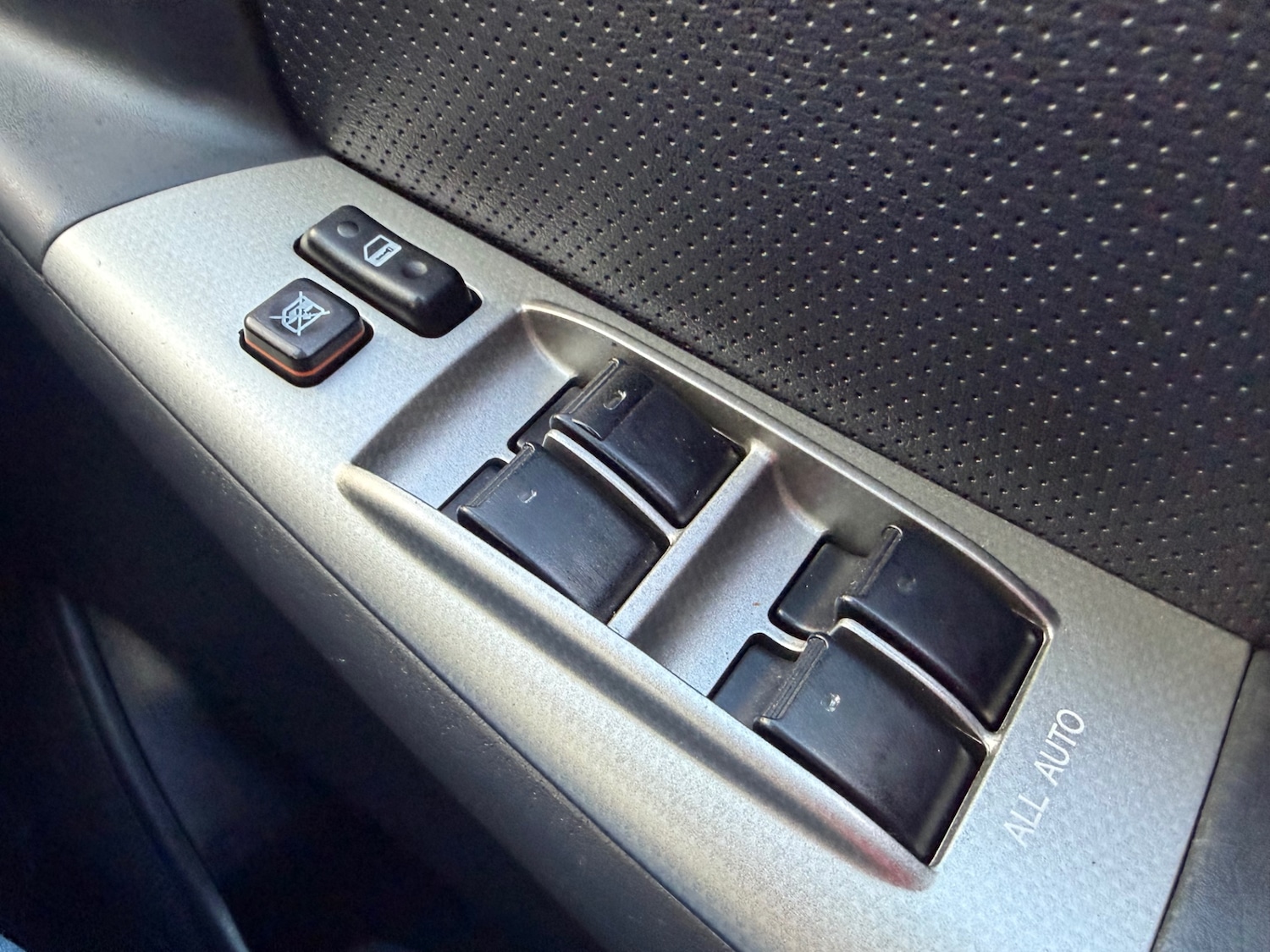 Used Toyota Corolla 2003 for sale - 78219753: Photo 18