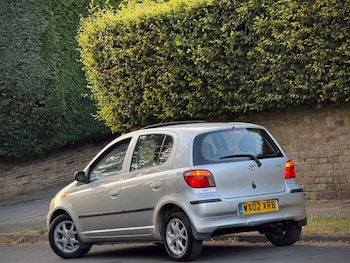 Used Toyota Yaris 2002 for sale - 79399379: Photo