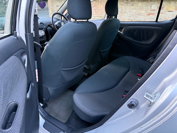 Used Toyota Yaris 2003 for sale - 75723304: Photo 10